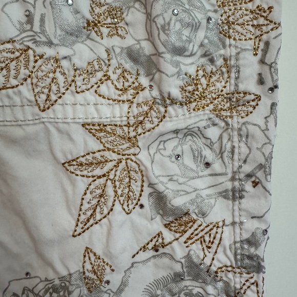 Vintage 2000s Express Low-Waist Embroidered Capris🌹 - Picture 2 of 6